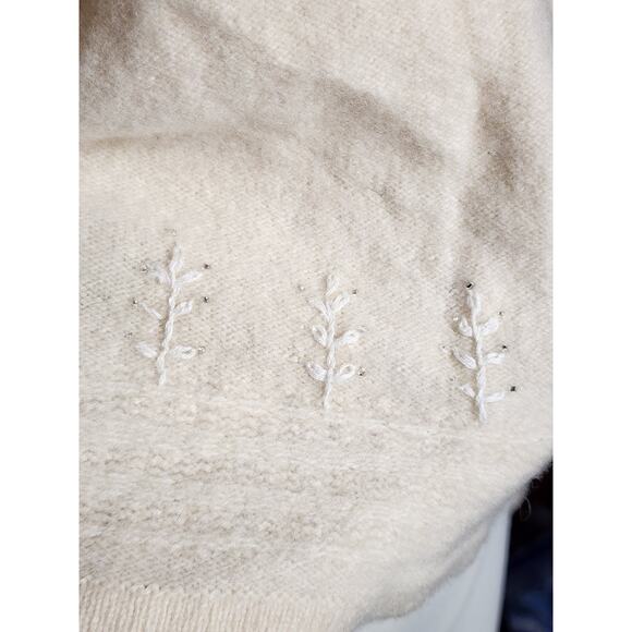 Vtg Bass & Co Lambswool Off White Cream Beaded Flower Long Sleeve Sweater Sz L - Picture 7 of 9